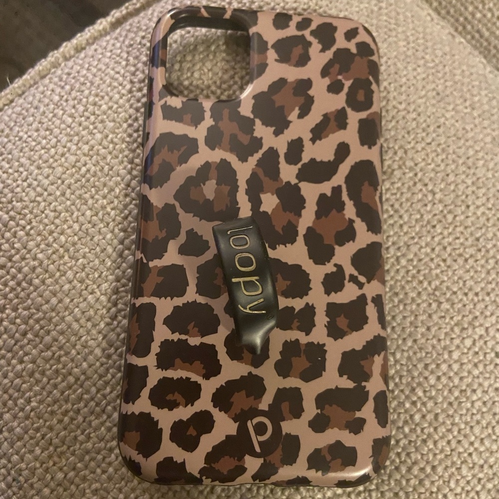 Loopy Case - Leopard Print - iPhone 11 - “Righty”